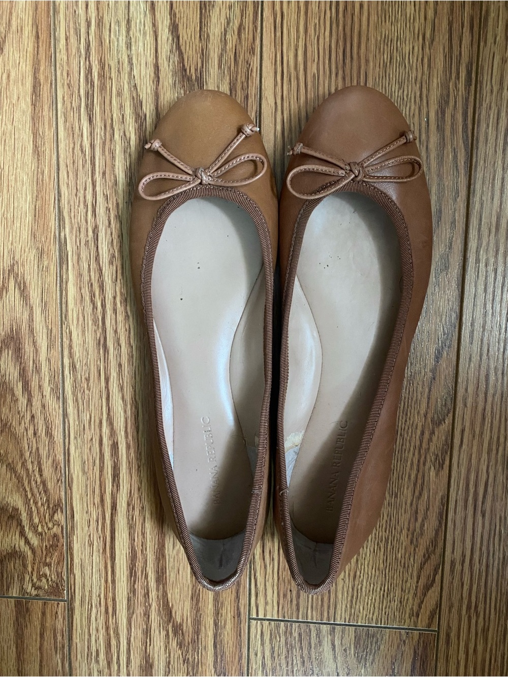BANANA REPUBLIC BROWN LEATHER BALLET FLATS 9